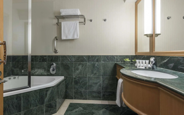 Oaks Gold Coast Hotel
