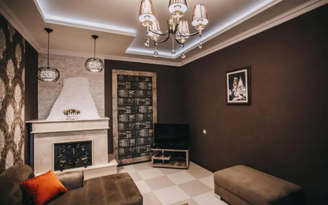 7 Rooms Hotel