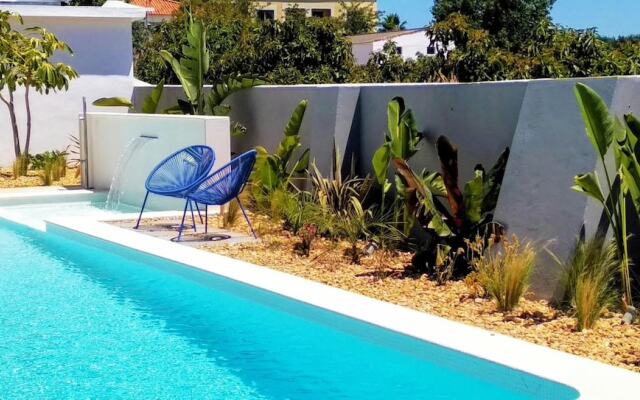 House With 7 Bedrooms in Estói, With Wonderful sea View, Shared Pool, Enclosed Garden - 18 km From the Beach