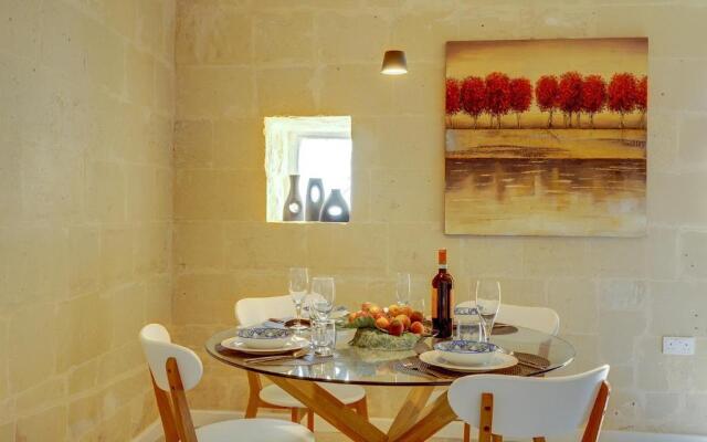 Stylish 2BR Apartment in Valletta