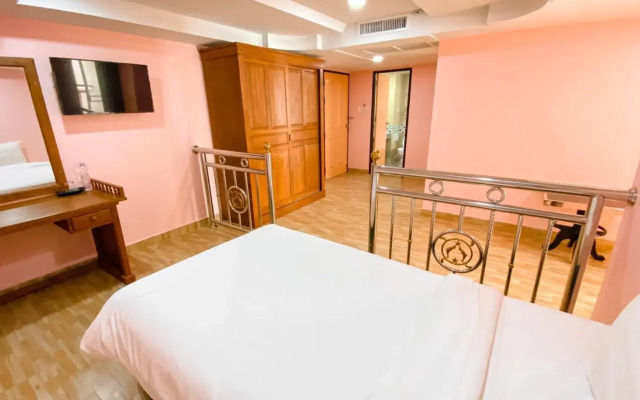 A.A. Pattaya Golden Beach Hotel