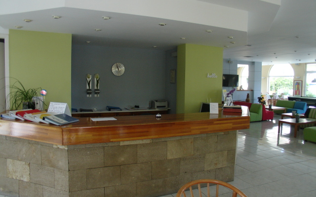 Summerland Hotel & Bungalows