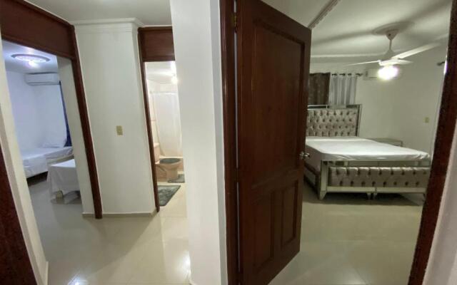 1 DR Huge cozy 3bedroom apartment to stay