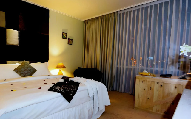 Chara Hotel – Guest Rooms – Bandung