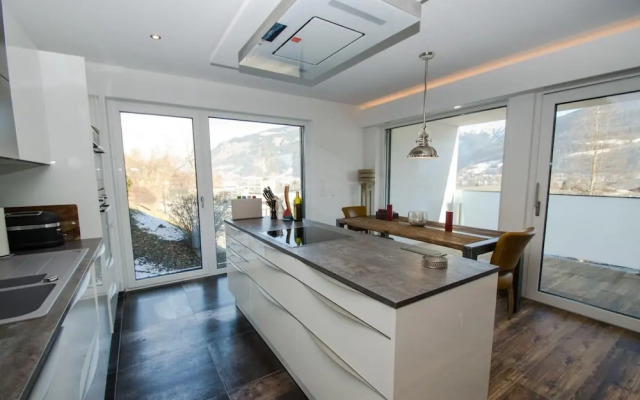 Superb Alpine Lodges Zell am See 4pax