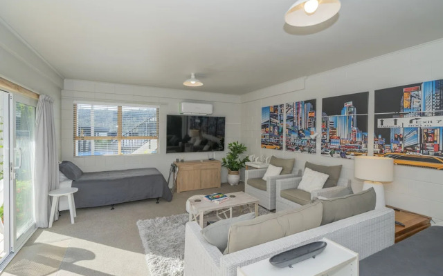 Oceans 88 Whitianga Coastal Suites