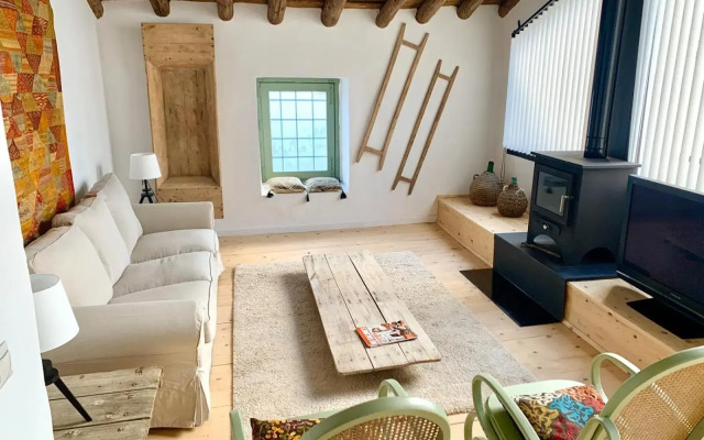 Astarte House 12 pax