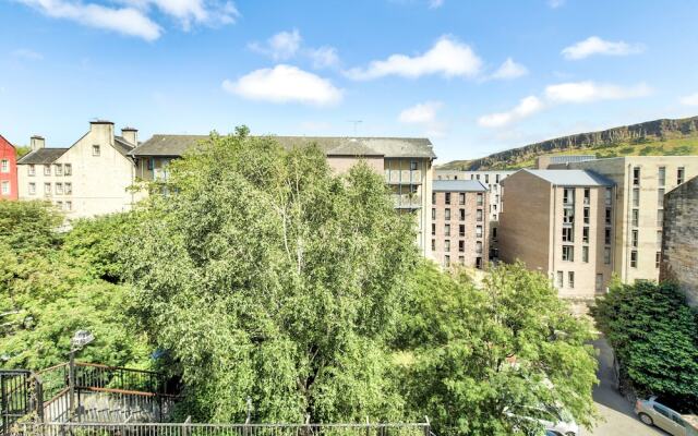 JOIVY Lovely 1-Bed Home In Old Town