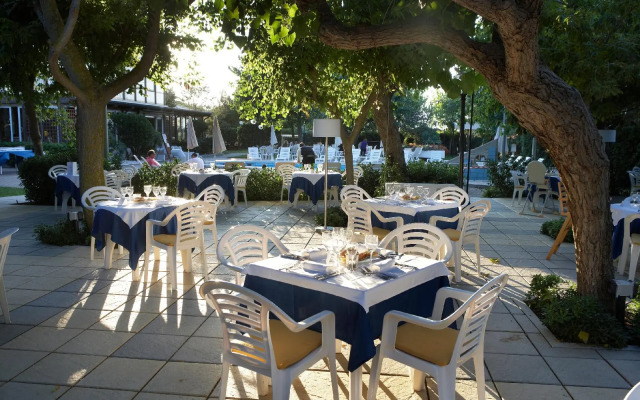 Alexandra Plaza Hotel