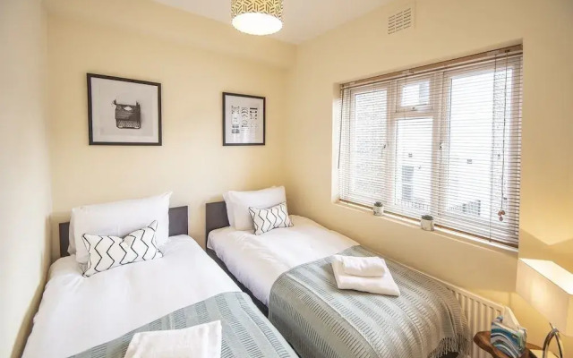 Beautiful Two bed South Kensington