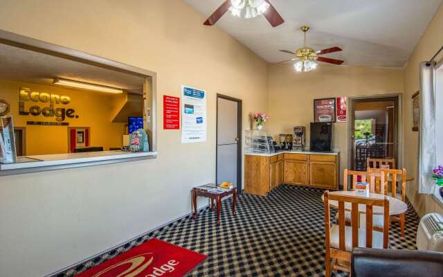 Econo Lodge Junction City I-70 Near Fort Riley