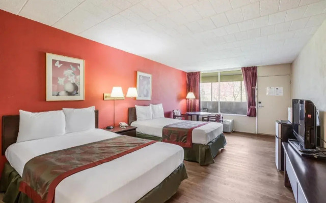 Red Carpet Inn Hazleton