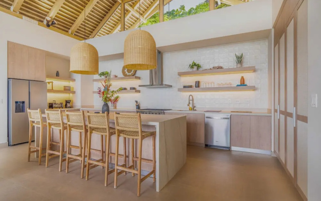 Casa Frenchie Luxury Oceanview Jungle Villa 12pp