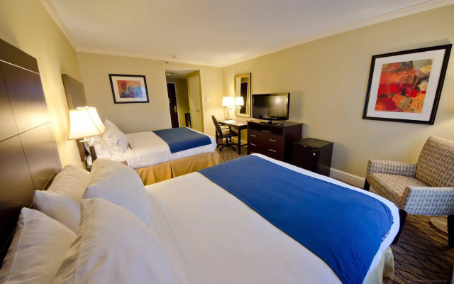 Holiday Inn Express & Suites Merrimack – Nashua by IHG