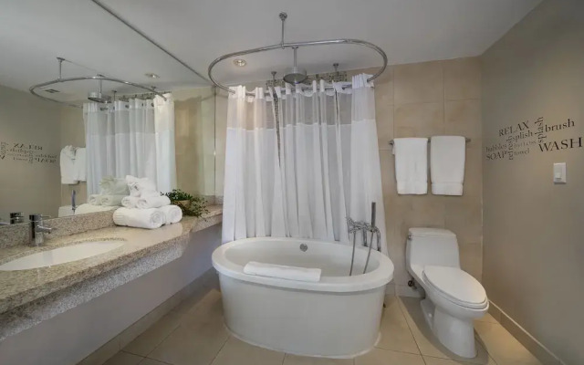 Strand on Ocean by Sunnyside Hotels