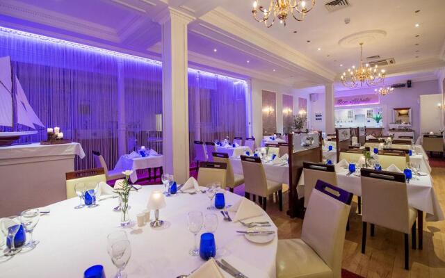 Royal Hotel
