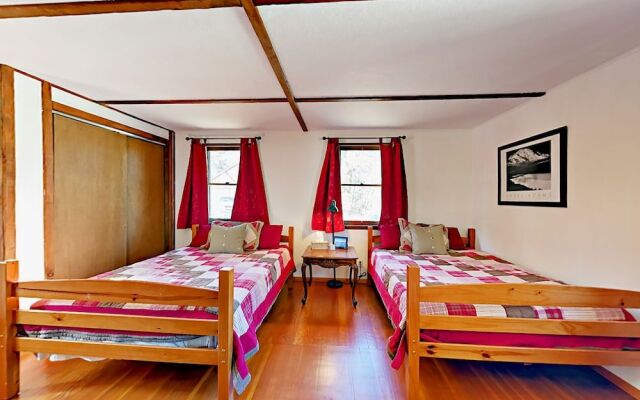 637 Talmadge Road Cabin