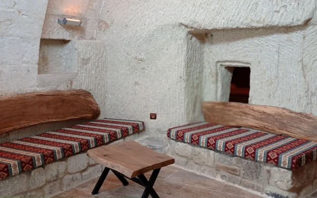 Ottoman Cave Junior