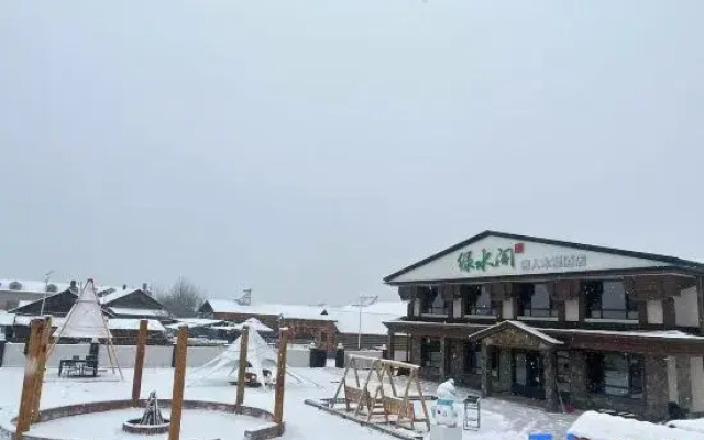 Lvshuige Snowman Wooden House