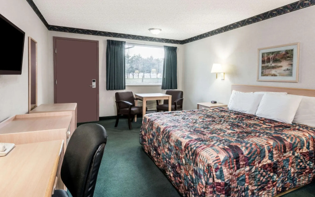 Knights Inn Ottawa