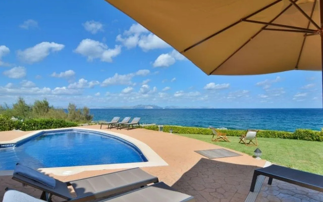 Luxurious Sea Front Villa in Mallorca