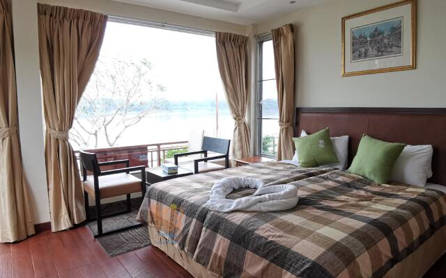 Chandra Varin Pano View