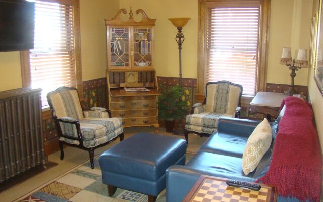 The Village Inn of Woodstock