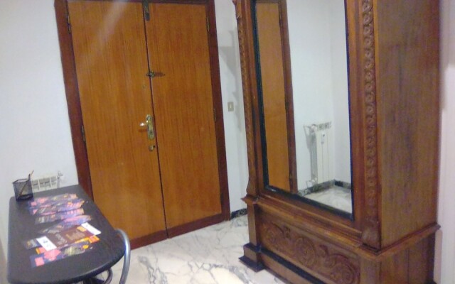 Appartamento via Ugo de Carolis