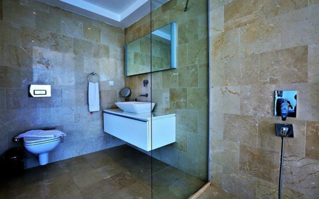 Villa Luminex by Akdenizvillam