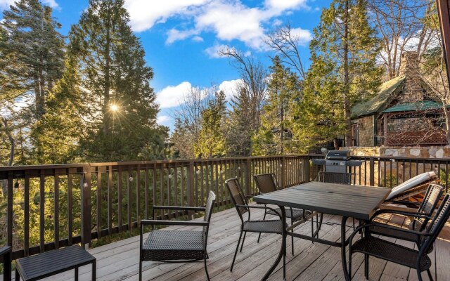 The Tranquil Pines A-frame Cabin Spectacular Views!