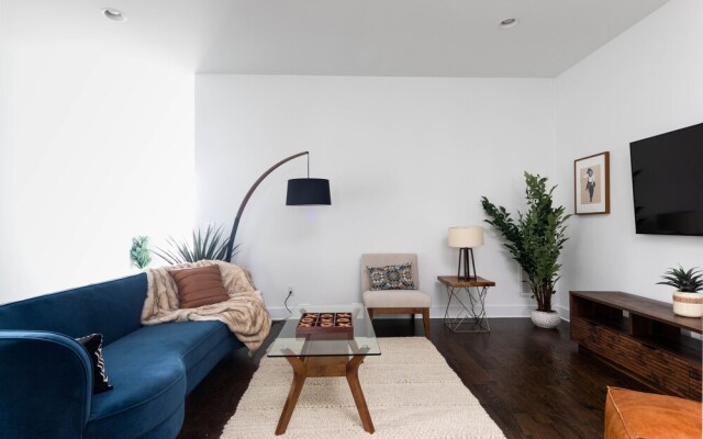 Domio Sylvan Park Stunning 8BR 2 Houses