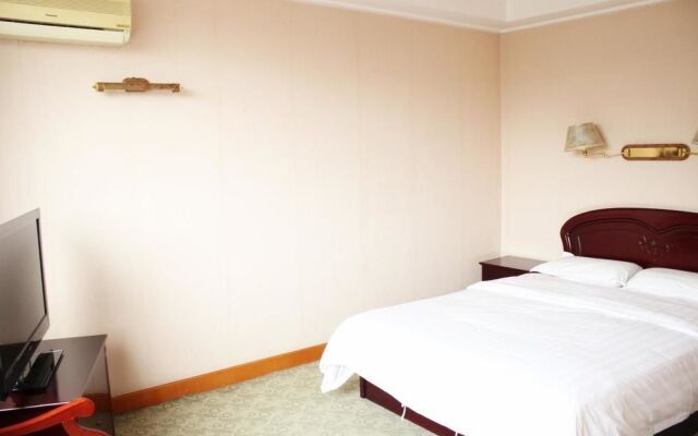 Dalian Railway Hotel