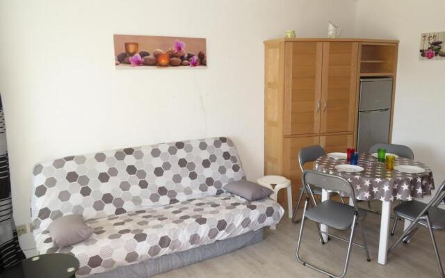Appartement Sète, 2 Pièces, 4 Personnes - Fr-1-338-136