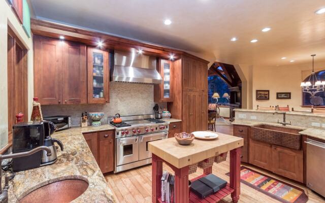 Stonegate Chalet - 4 Br Home