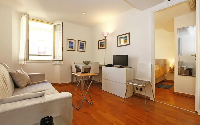 Apartment Mistral