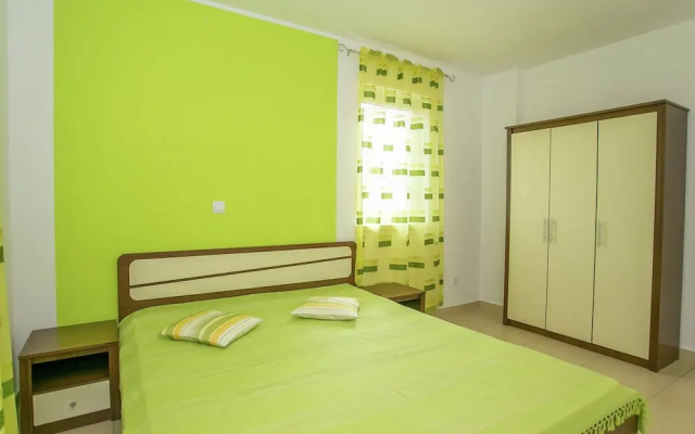 Nice Decorated one Bedroom Apartment With Balcony, Private Parking - Apartment in Porec - Photo 4
