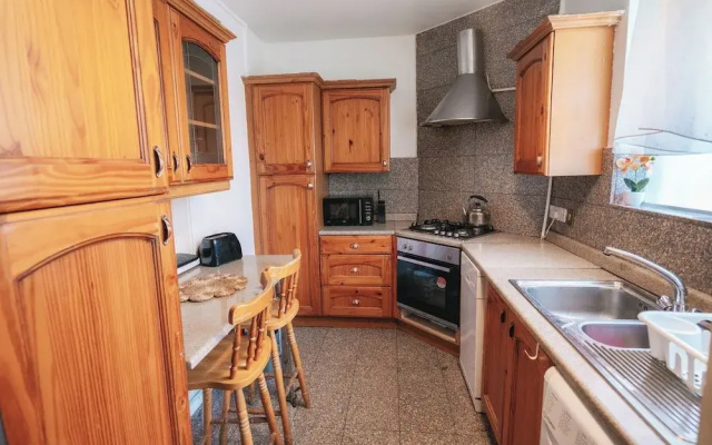 Stylish London Apartment in Hallfield Estate