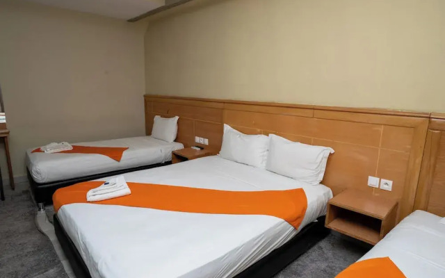 Hotel Golden Flora