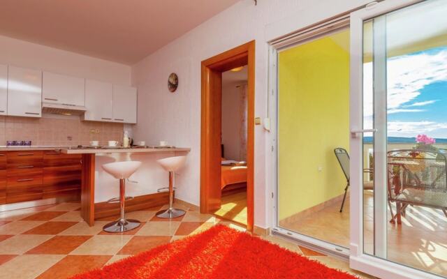 Tranquil Apartment in Dramalj with Hot Tub