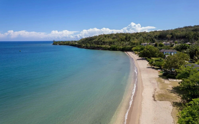 Oceanfront 'majestic Beach House' w/ Gym + Pool!