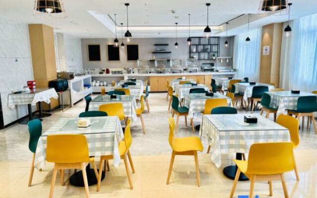 Vienna Hotel (Wuhan Dahualing AEON Menglecheng Branch)