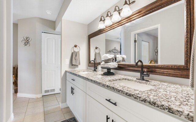 Gorgeous Ground Level Retreat