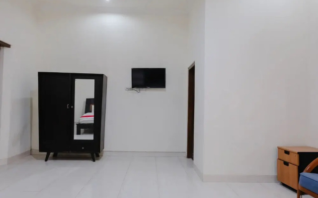 OYO 1190 Ndalem Katong Guest House