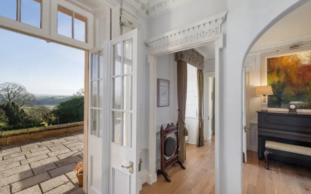 Historic Castle on River Tamar, No Deposit