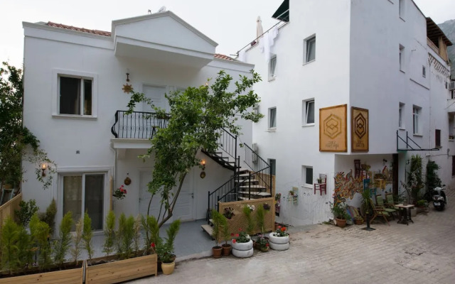 8 Pansiyon