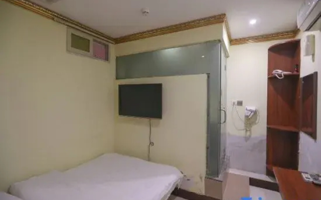 Shen8 Express Homestay (Shenzhen Huaqiangnan Subway Station)