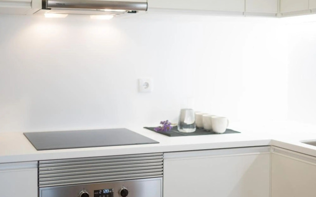 Monsanto Hill House - NO. 565 -1 E