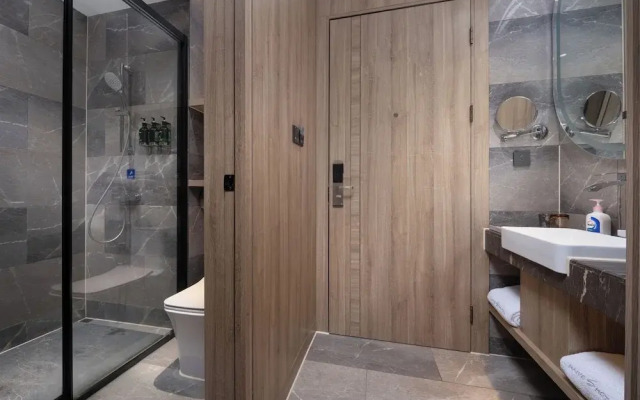 Naive S Hotel