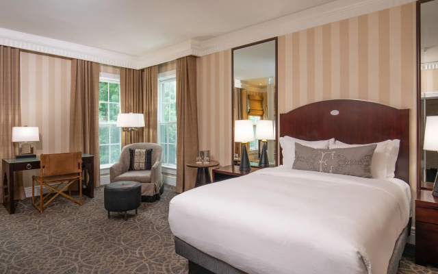 Inns at Equinox