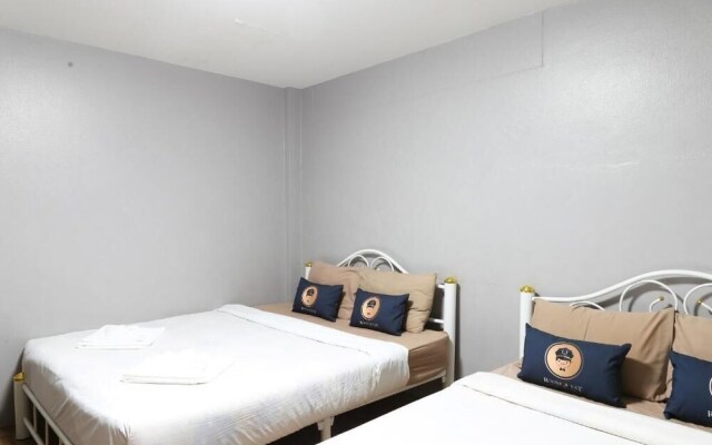 Roomquest Amphawa Vaylasamran Floating Market